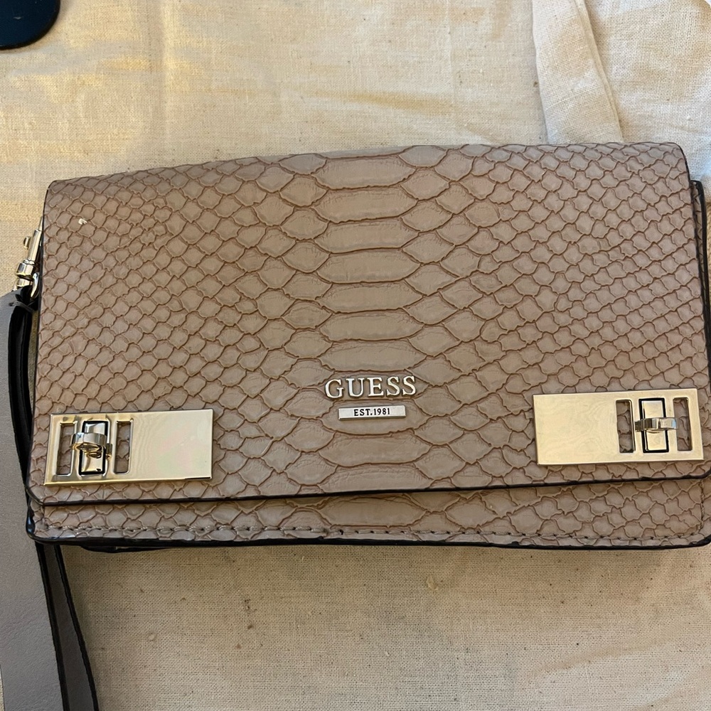 GUESS wallet/wristlet/clutch